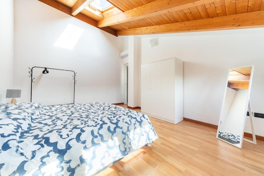 Appartamento Unico A Bologna Con 3 Camere E Parcheggio Gratuito Exteriör bild