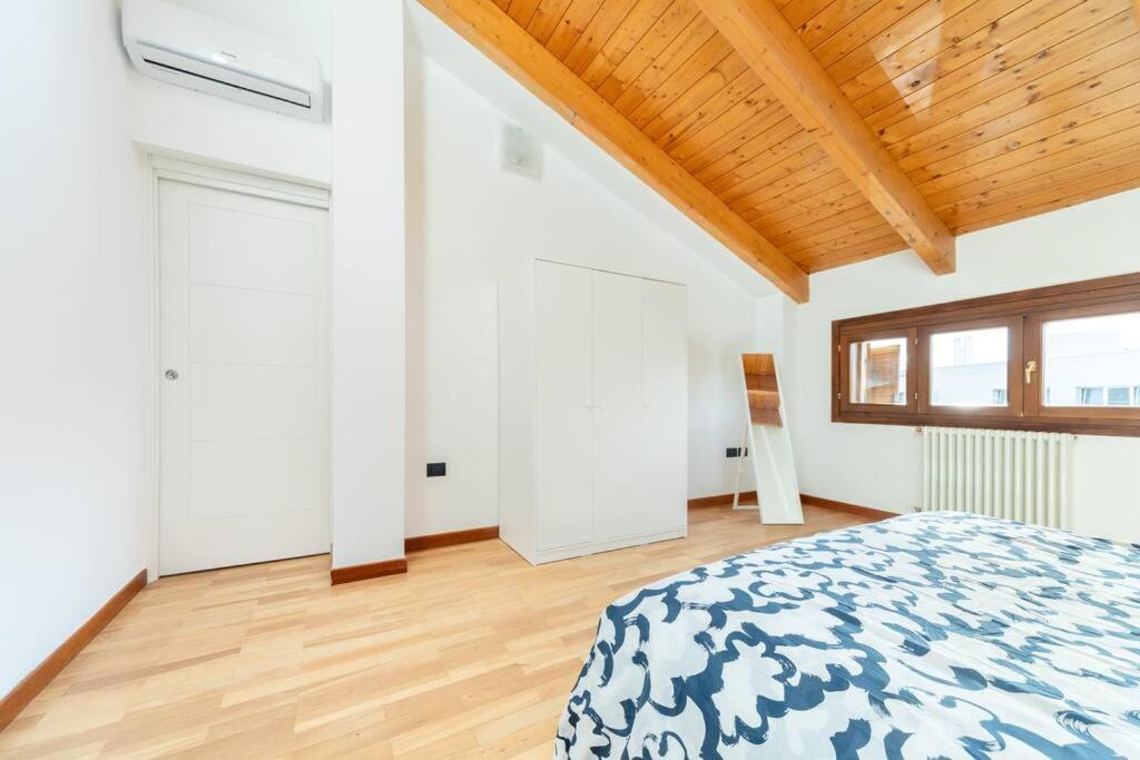 Appartamento Unico A Bologna Con 3 Camere E Parcheggio Gratuito Exteriör bild
