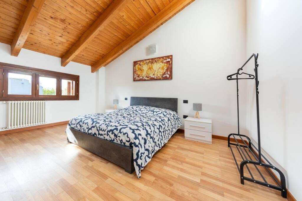 Appartamento Unico A Bologna Con 3 Camere E Parcheggio Gratuito Exteriör bild